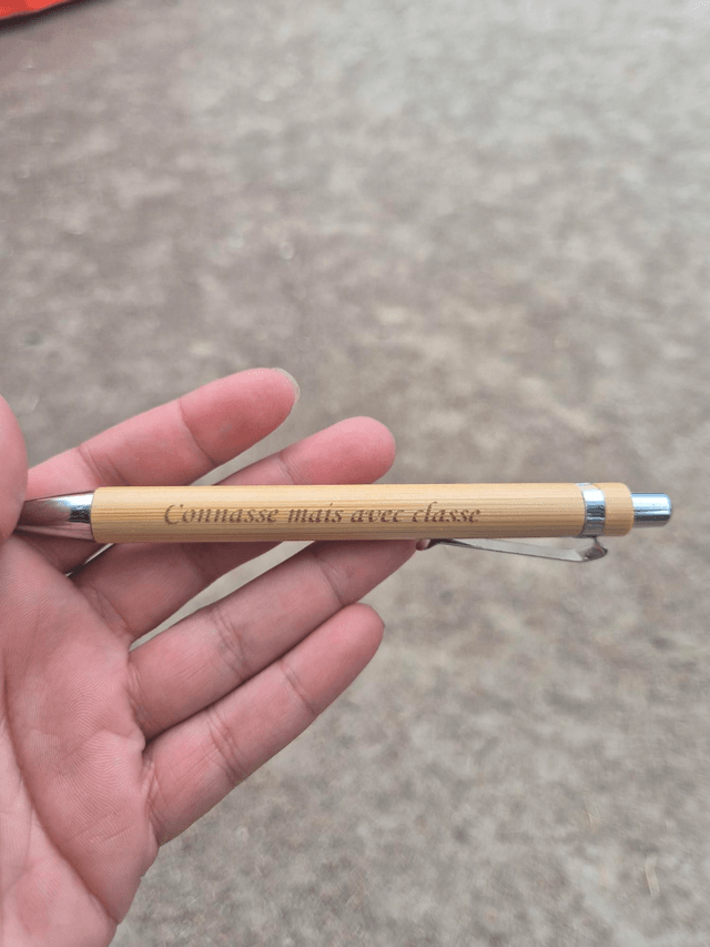 Stylo Connasse mais avec classe