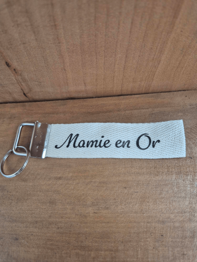 Porte clef ruban "mamie en or"