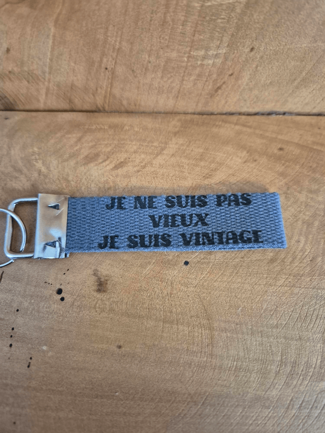 Porte clef " je ne suis pas vieux...