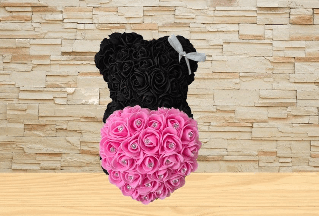 Ourson en rose artificielle  et son coeur