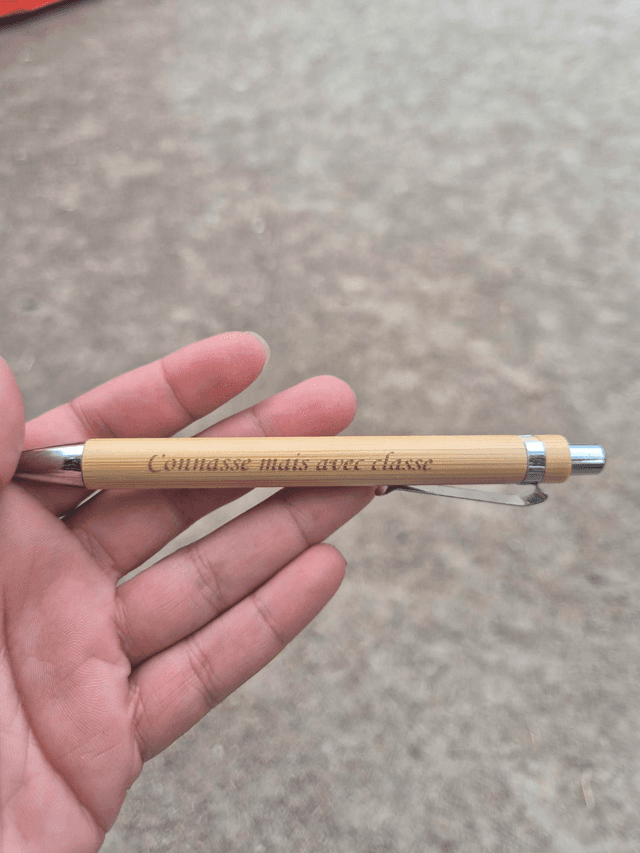 Stylo Connasse mais avec classe